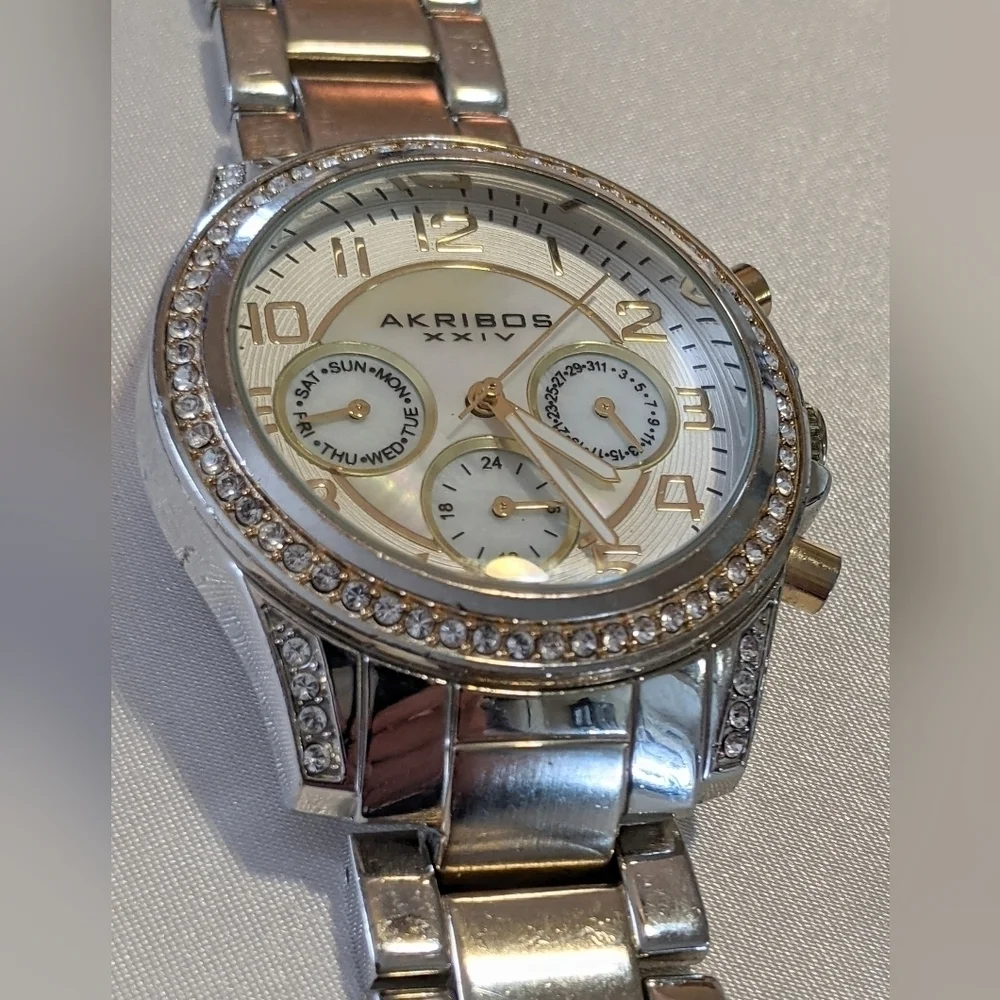 Akribos XXIV Women's Chronograph Watch MOP AK683TTG Crystals New Battery 6.5